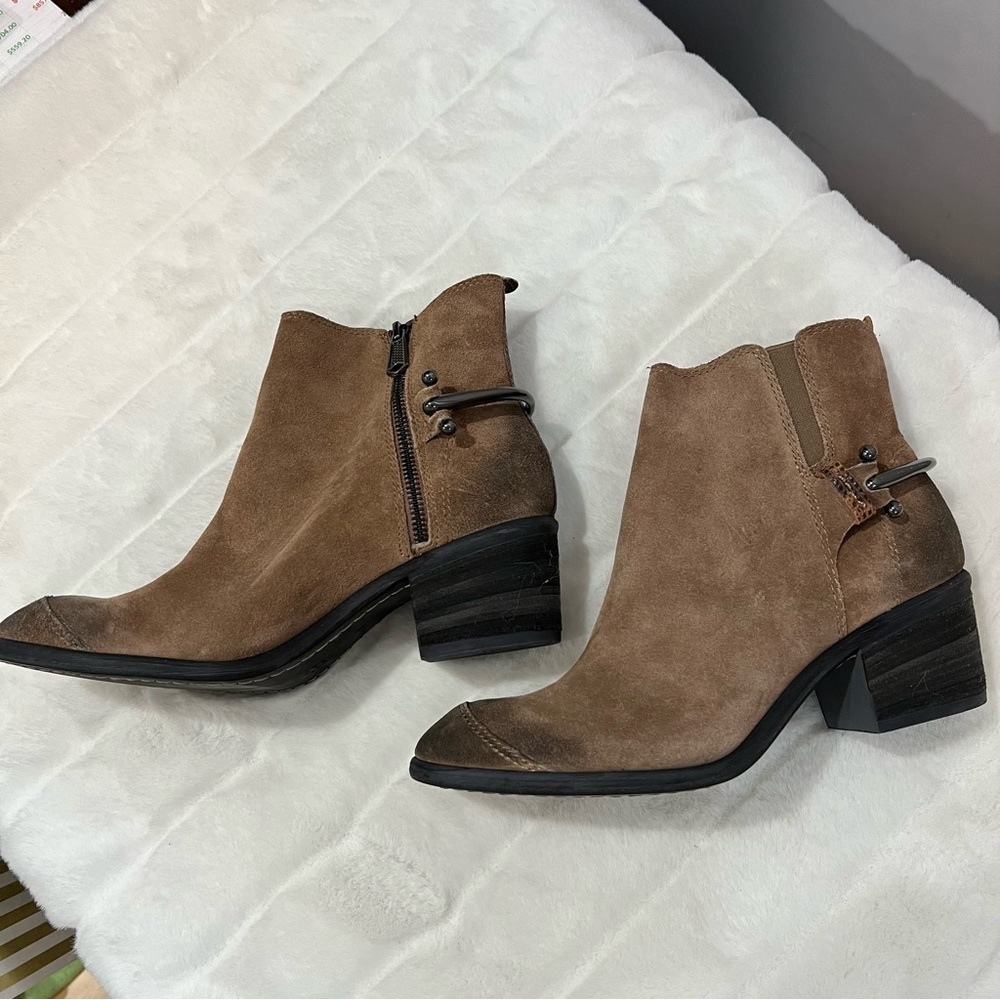 NEW Donald J Pliner DIGG Western Couture Collection Distressed Suede Boots - Picture 5 of 8